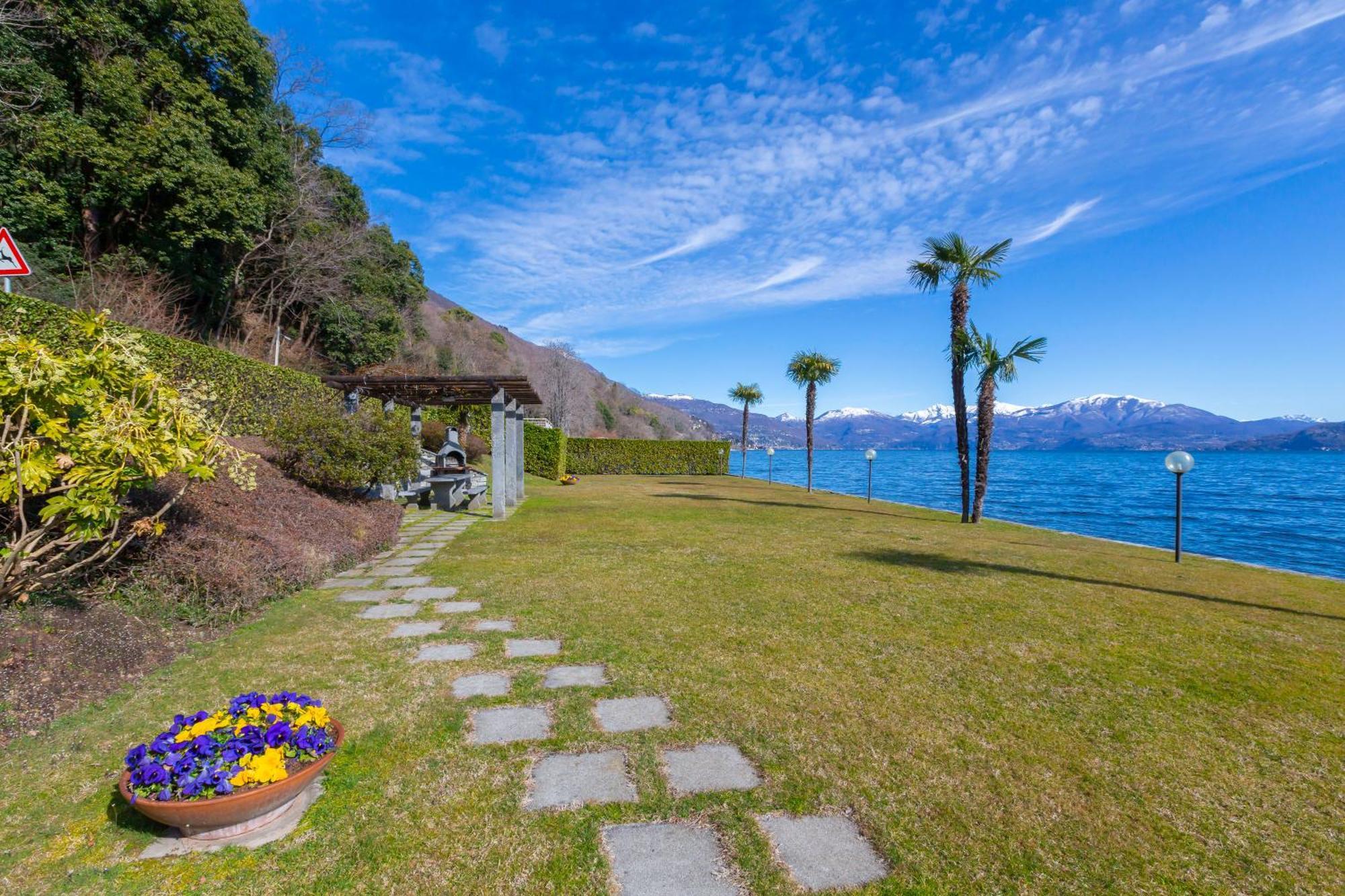 Blu Lake Apartment On Ghiffa Beach - Happy Rentals Exterior photo